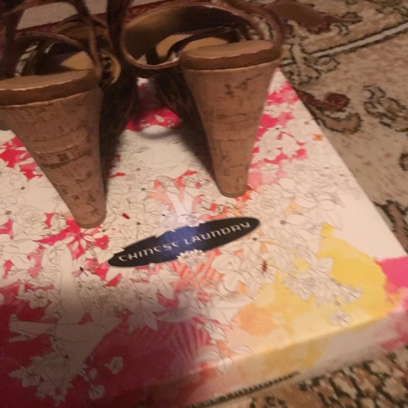 Used Size 8 Sandals - Picture 5 of 5